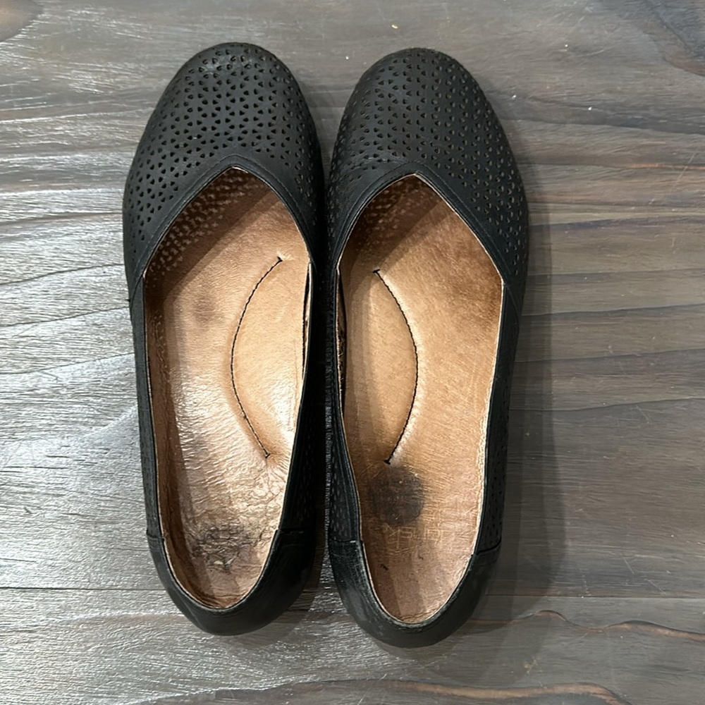 Dansko flats
